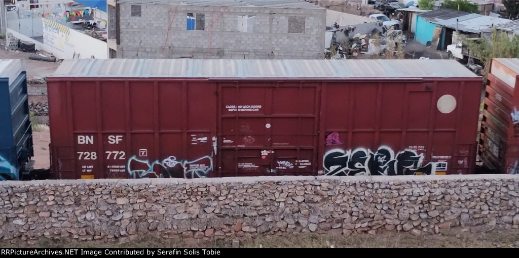 BNSF 728772 Con Grafiti 